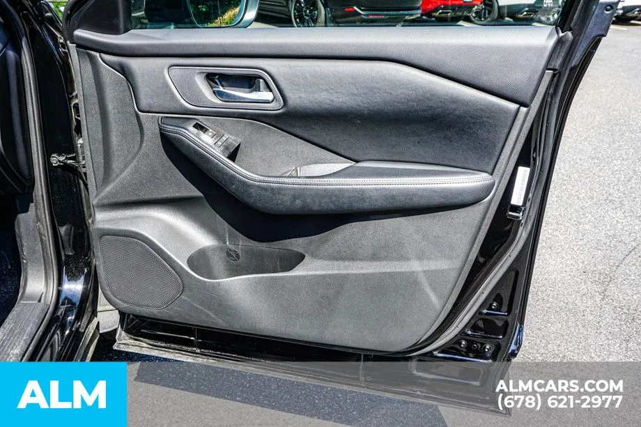 2025 Nissan Rogue SV - Photo 50