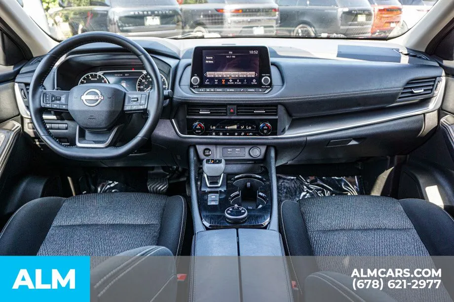 2025 Nissan Rogue SV - Photo 25