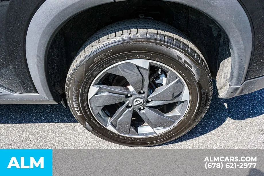 2025 Nissan Rogue SV - Photo 17