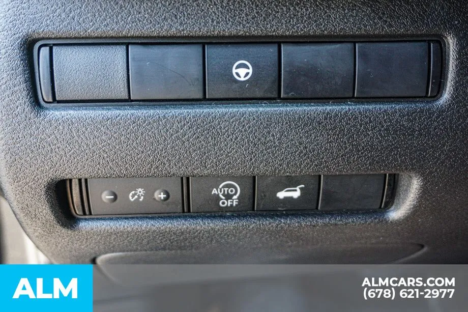 2025 Nissan Rogue SV - Photo 44
