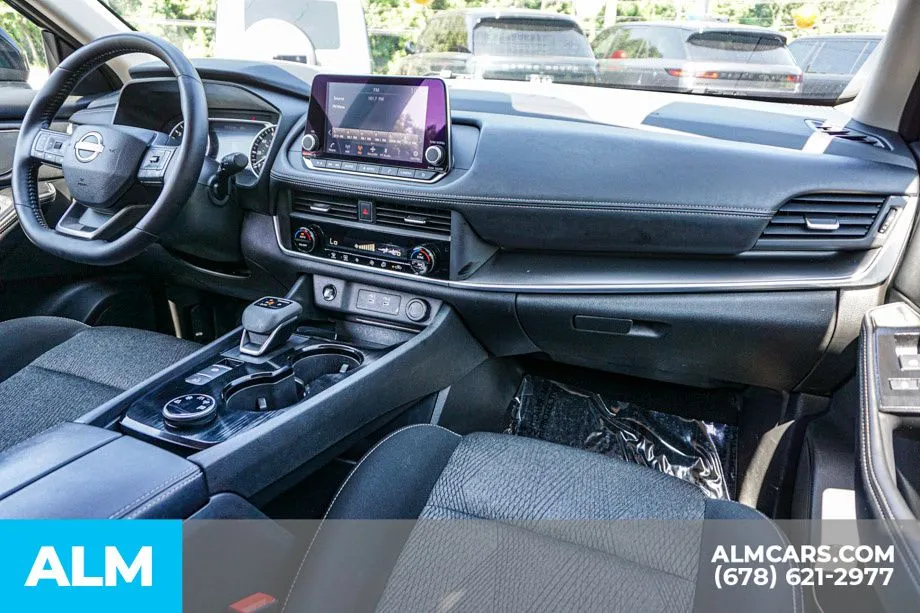 2025 Nissan Rogue SV - Photo 24