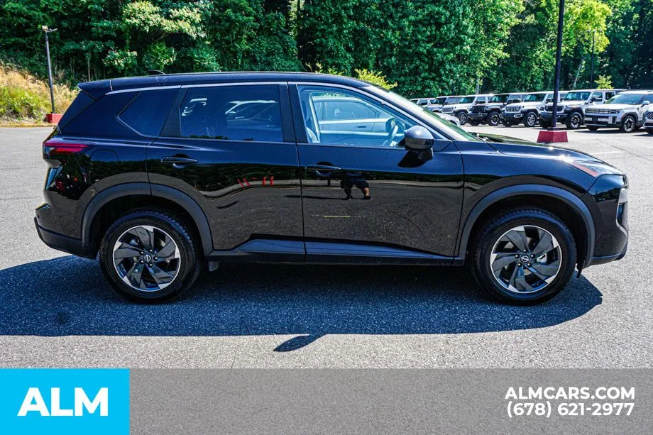2025 Nissan Rogue SV - Photo 9