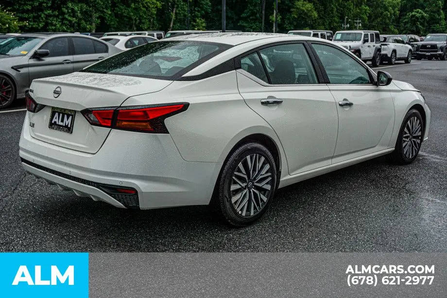 2025 Nissan Altima SV - Photo 6