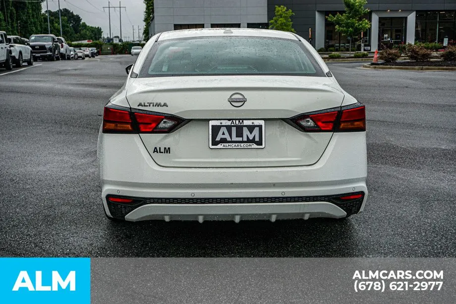 2025 Nissan Altima SV - Photo 11