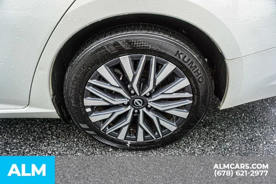 2025 Nissan Altima SV - Photo 17