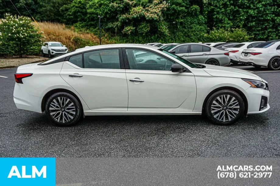 2025 Nissan Altima SV - Photo 9