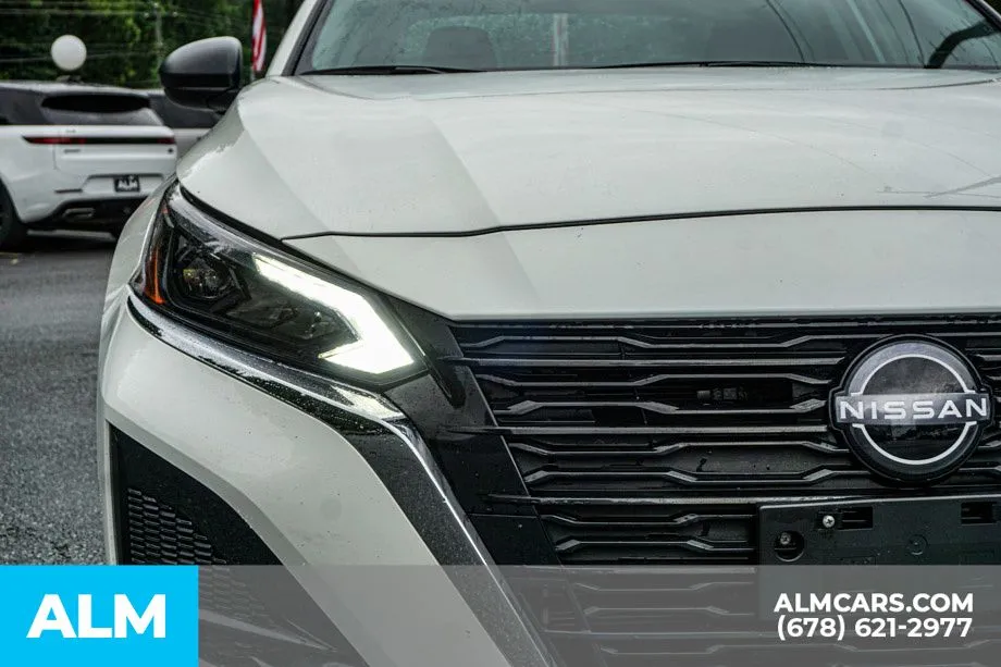 2025 Nissan Altima SV - Photo 12