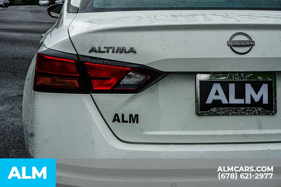 2025 Nissan Altima SV - Photo 13