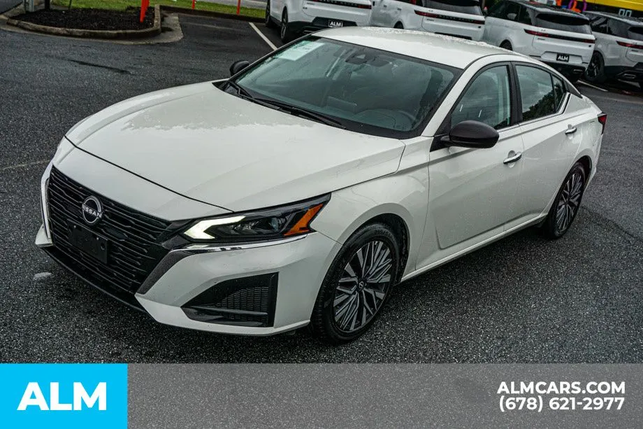 2025 Nissan Altima SV - Photo 15