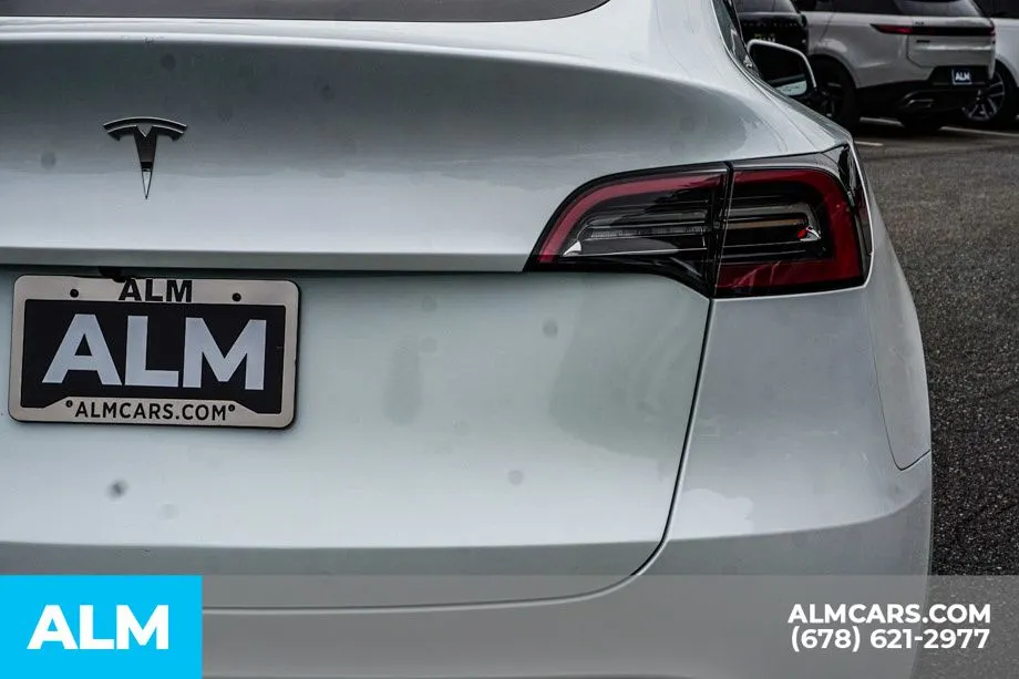 2023 Tesla Model Y Long Range - Photo 13