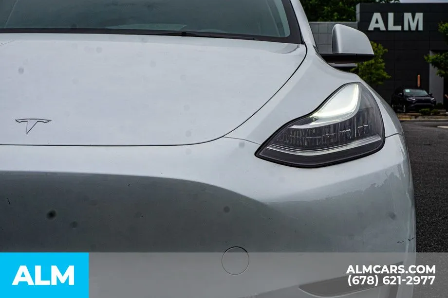 2023 Tesla Model Y Long Range - Photo 12
