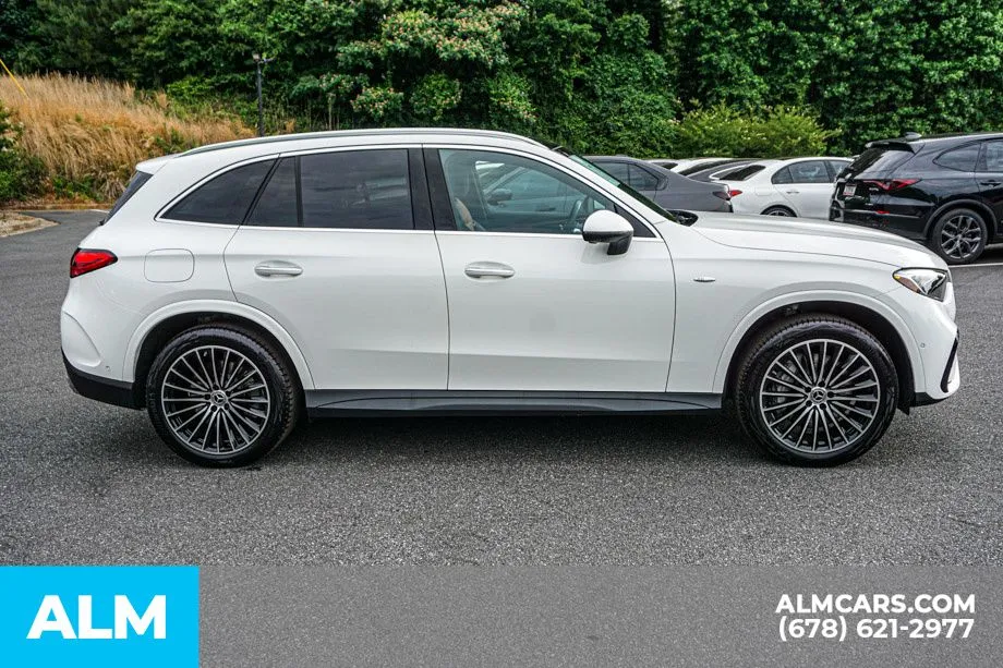 2025 Mercedes-Benz GLC Base - Photo 9