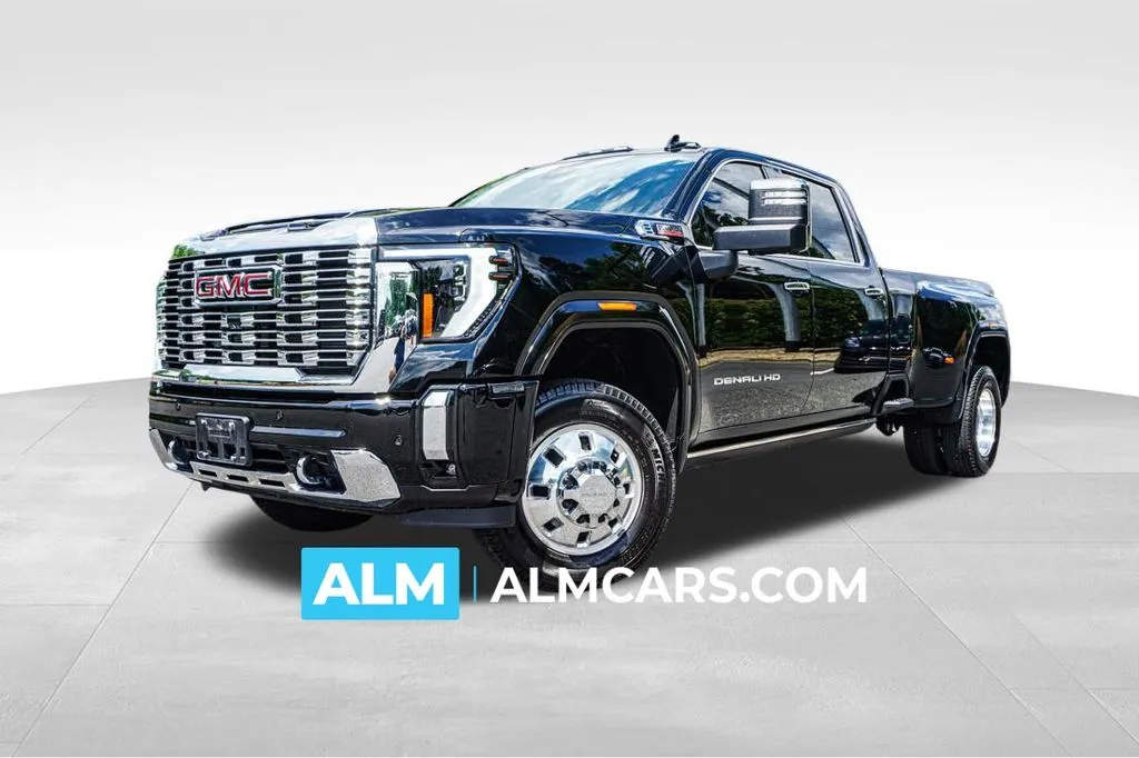 2024 GMC Sierra Denali 4WD Crew Cab Standard Box SRW's photo
