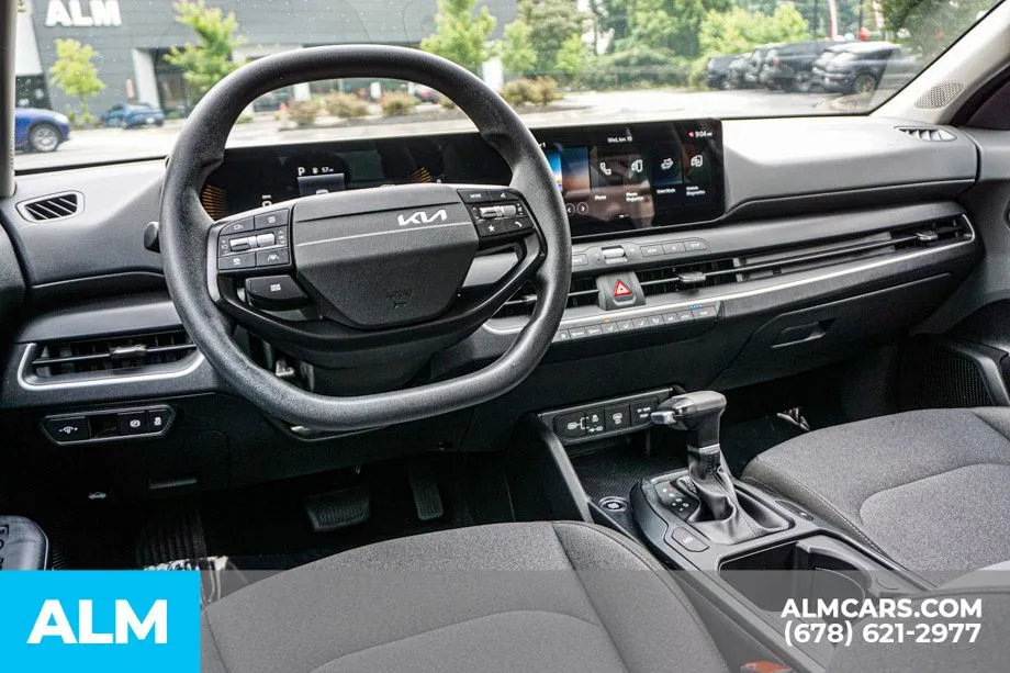 2025 Kia K4 LXS - Photo 27
