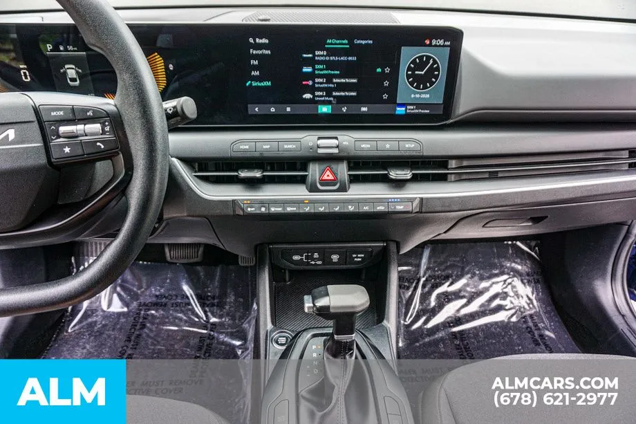 2025 Kia K4 LXS - Photo 39
