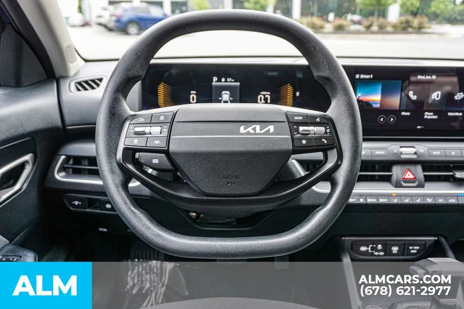 2025 Kia K4 LXS - Photo 28