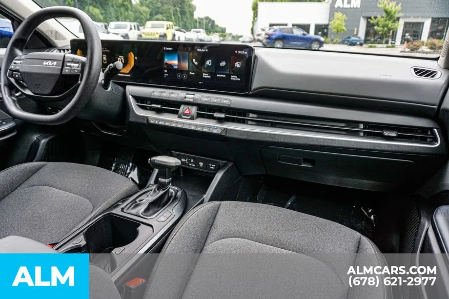2025 Kia K4 LXS - Photo 24