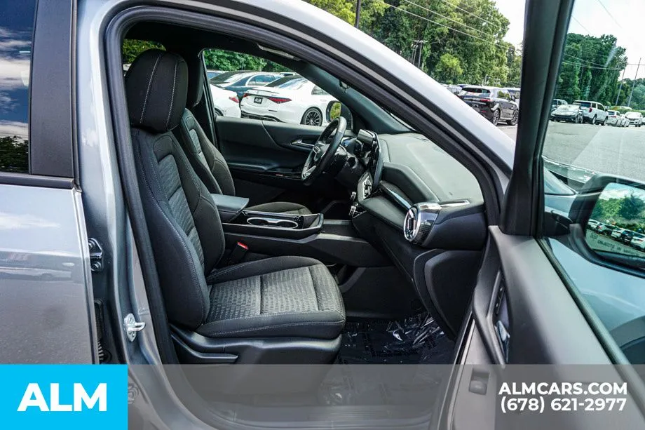 2025 Chevrolet Equinox LT - Photo 24