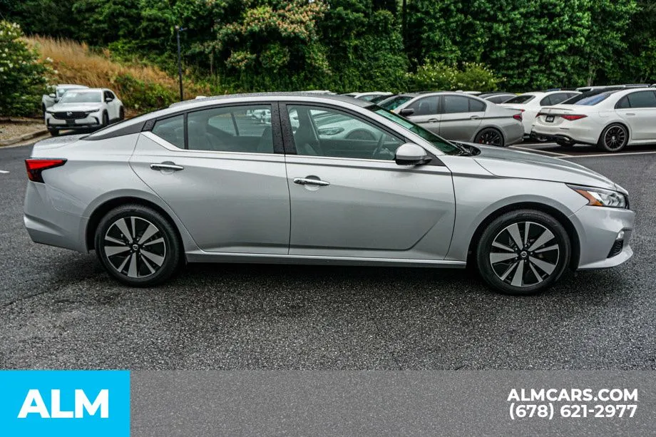 2022 Nissan Altima SV - Photo 9
