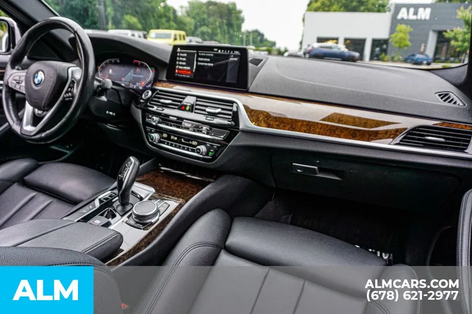 2020 BMW 5 Series 530i - Photo 24