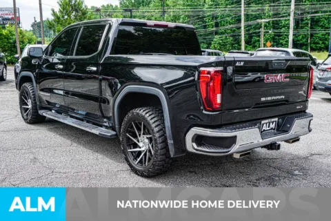 More photos of 2022 GMC Sierra 1500 SLT at ALM Marietta, GA