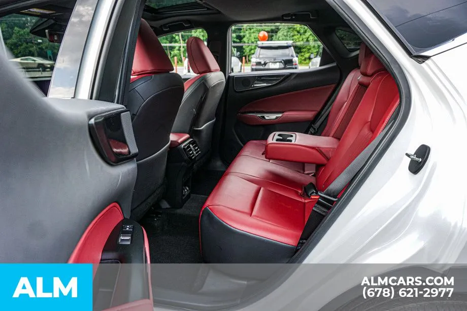 2025 Lexus NX 350 - Photo 21