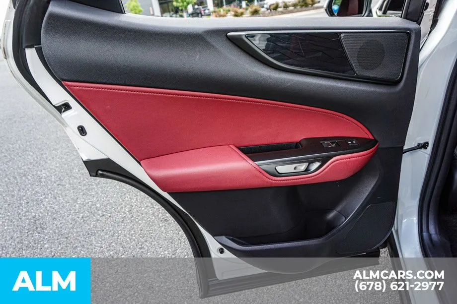 2025 Lexus NX 350 - Photo 52