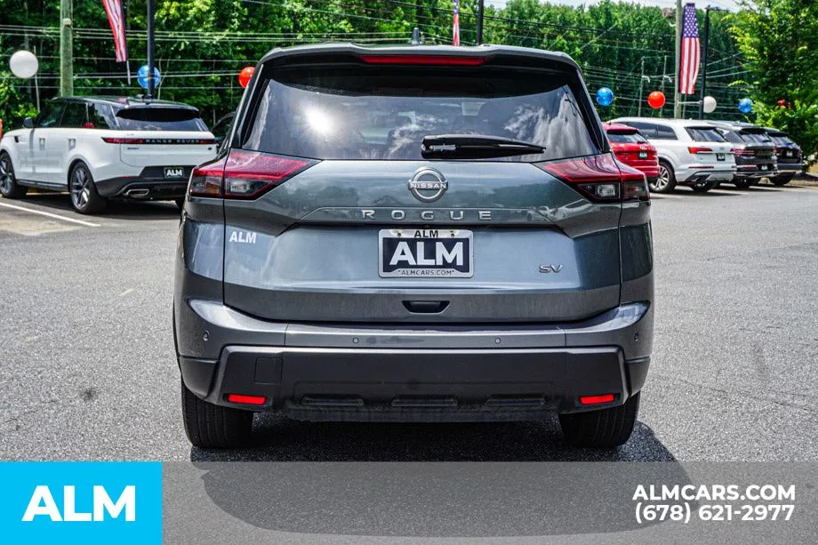 2024 Nissan Rogue SV - Photo 11