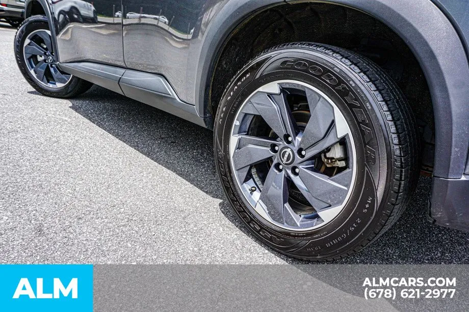 2024 Nissan Rogue SV - Photo 16