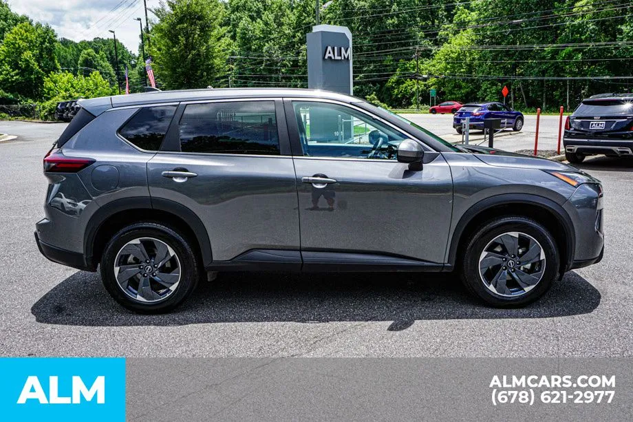 2024 Nissan Rogue SV - Photo 9