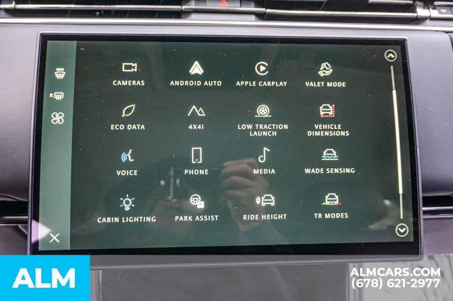 2025 Land Rover Range Rover SE - Photo 35