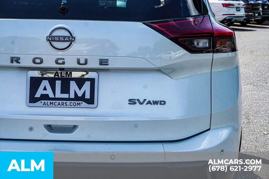 2024 Nissan Rogue SV - Photo 13