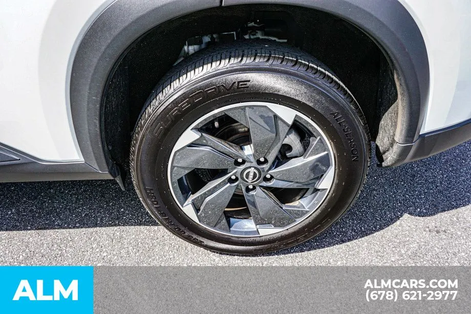 2024 Nissan Rogue SV - Photo 17