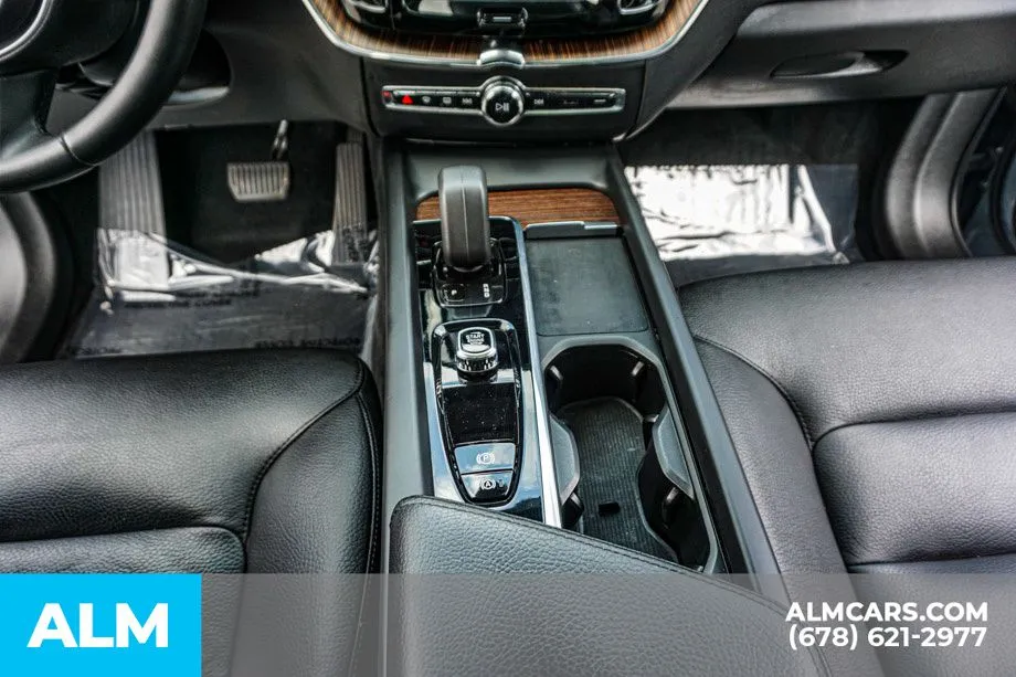 2022 Volvo XC60 Momentum - Photo 43