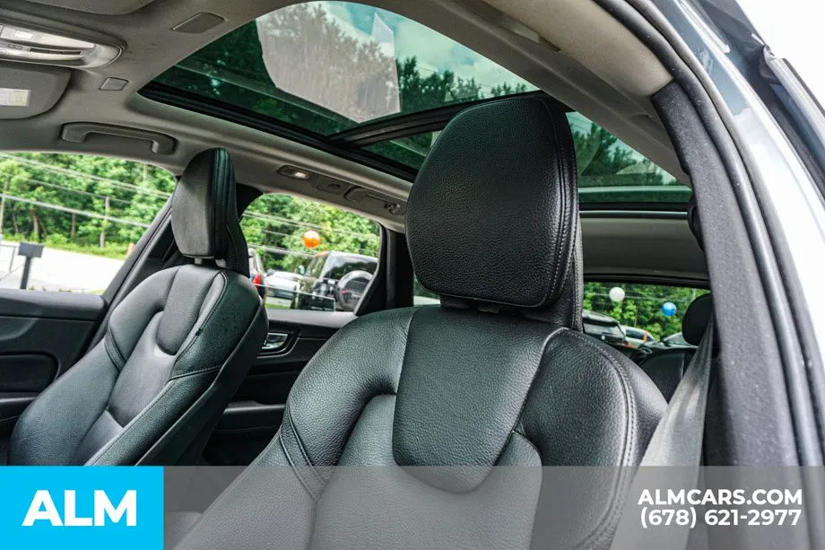 2022 Volvo XC60 Momentum - Photo 21