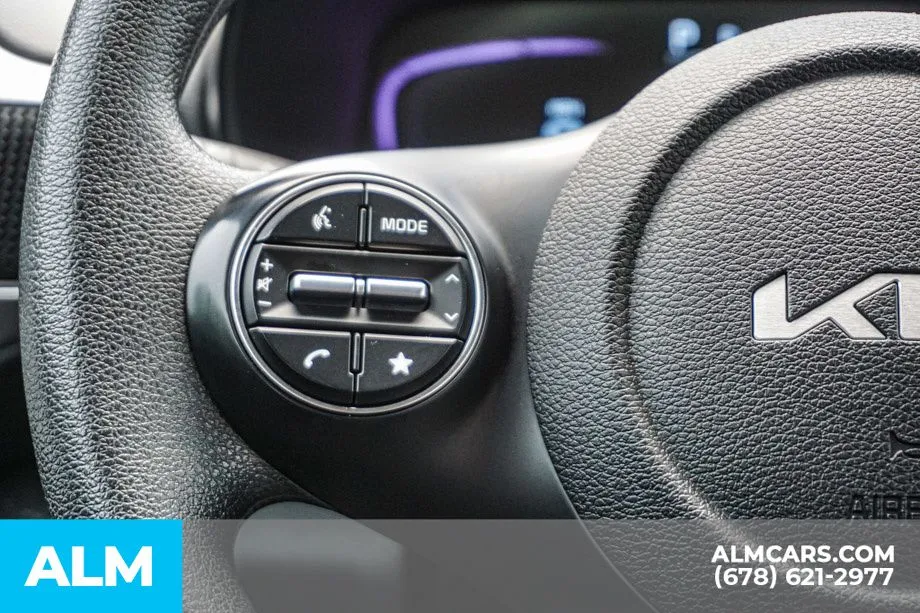2025 Kia Soul LX - Photo 30