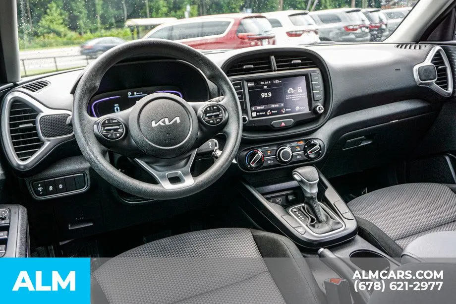 2025 Kia Soul LX - Photo 28