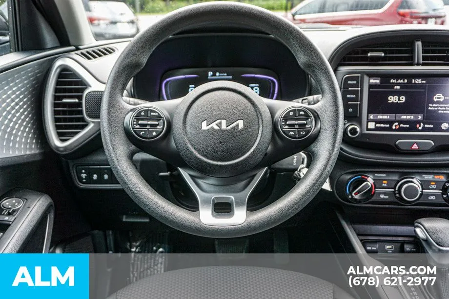 2025 Kia Soul LX - Photo 29