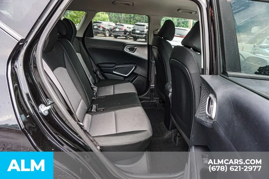 2025 Kia Soul LX - Photo 23