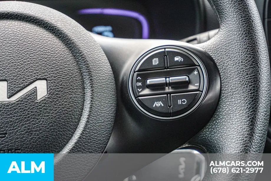 2025 Kia Soul LX - Photo 31