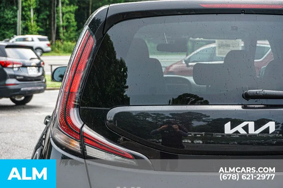 2025 Kia Soul LX - Photo 13