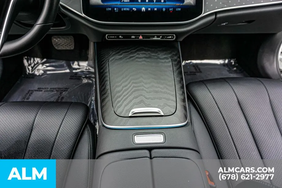 2025 Mercedes-Benz E-Class E350 - Photo 40