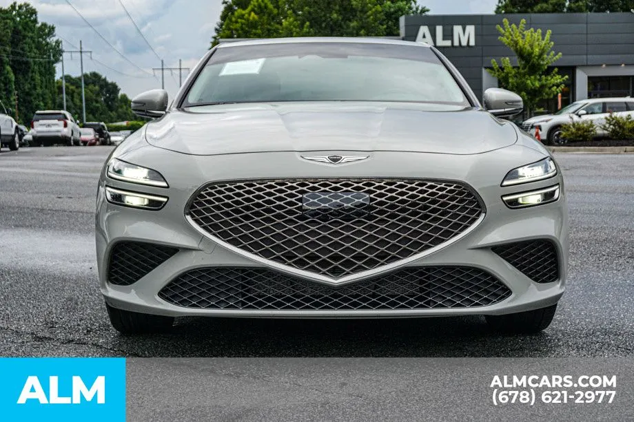 2025 GENESIS G70 Standard - Photo 10