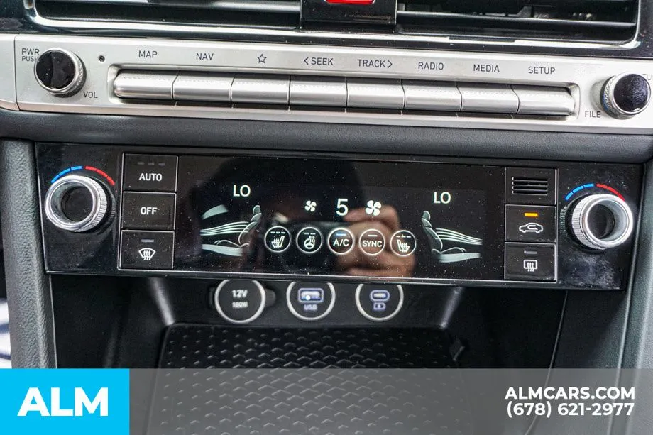 2025 GENESIS G70 Standard - Photo 41