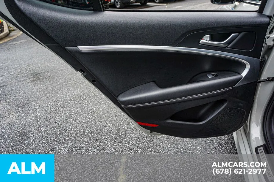 2025 GENESIS G70 Standard - Photo 52