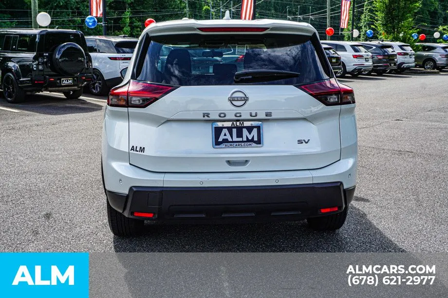 2024 Nissan Rogue SV - Photo 11