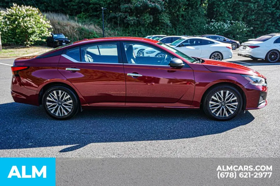 2024 Nissan Altima SV - Photo 8