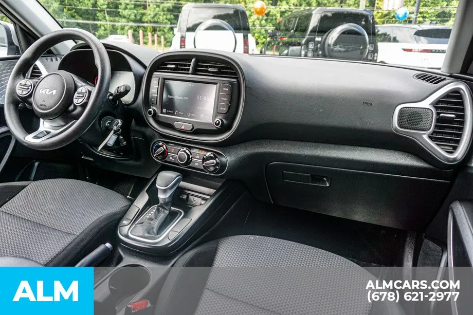 2025 Kia Soul LX - Photo 24