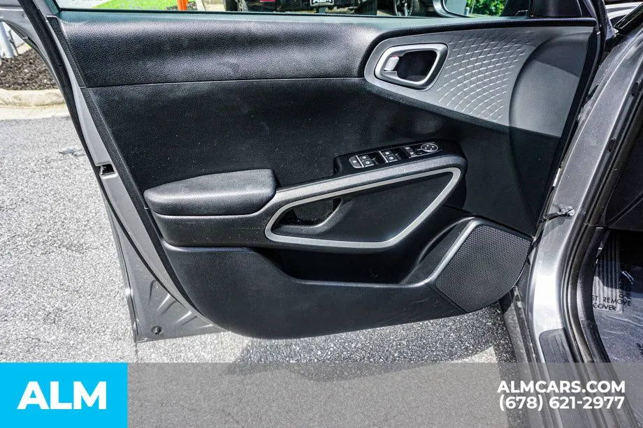 2025 Kia Soul LX - Photo 45
