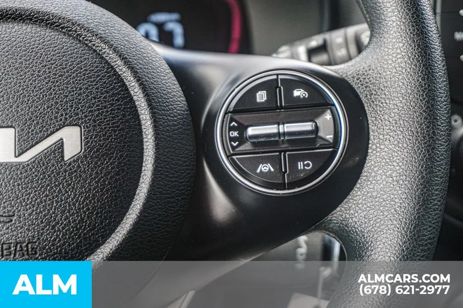 2025 Kia Soul LX - Photo 30
